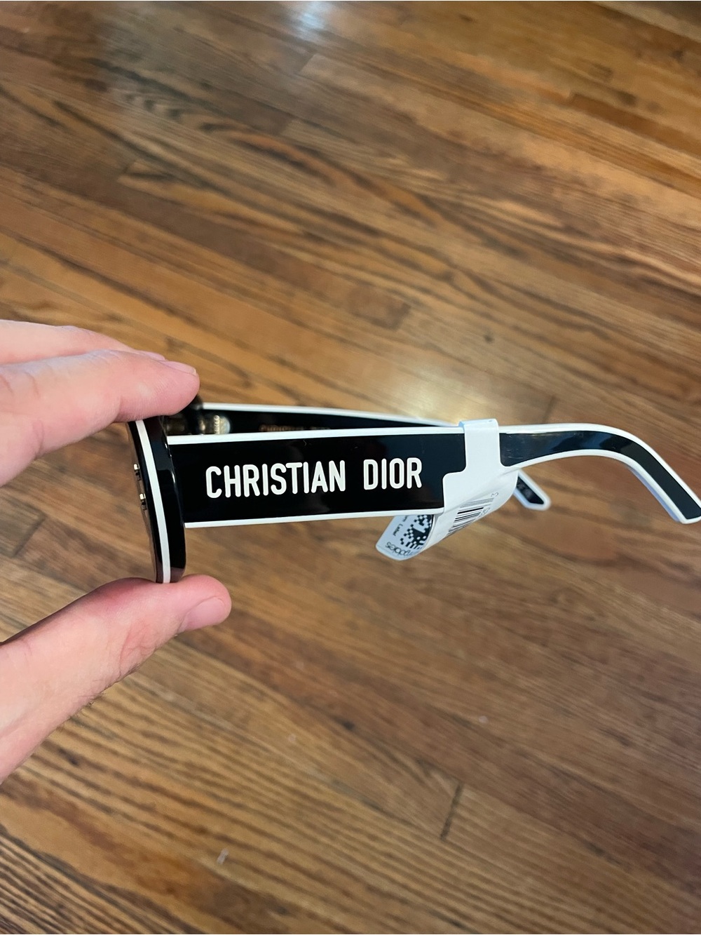 Dior Black Cat-Eye Sunglasses with Gold Trim - Picture 7 of 8